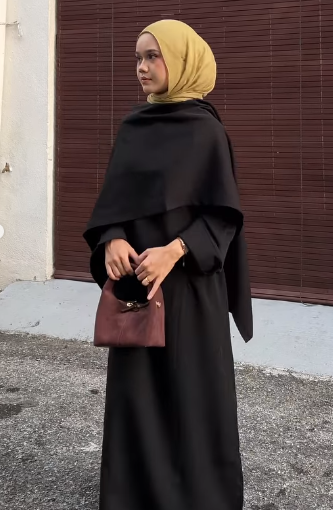 The Sovalye Black Dress